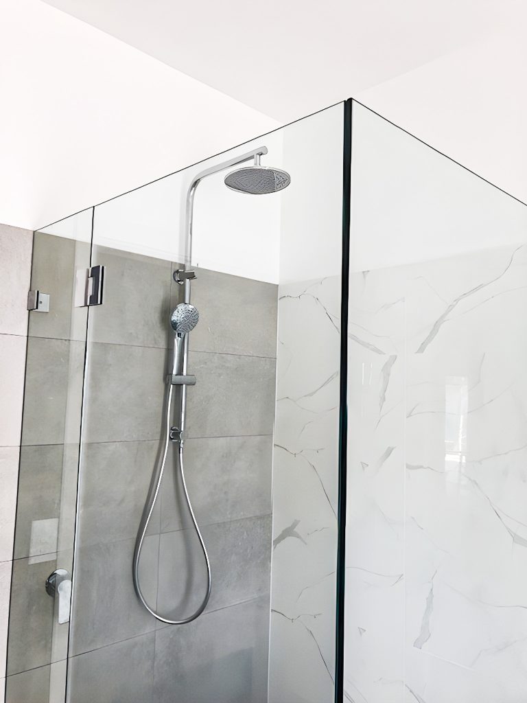 frameless corner shower 1 (1)