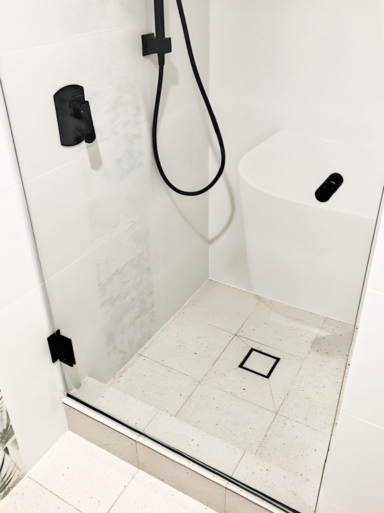 frameless door shower 2 (1)